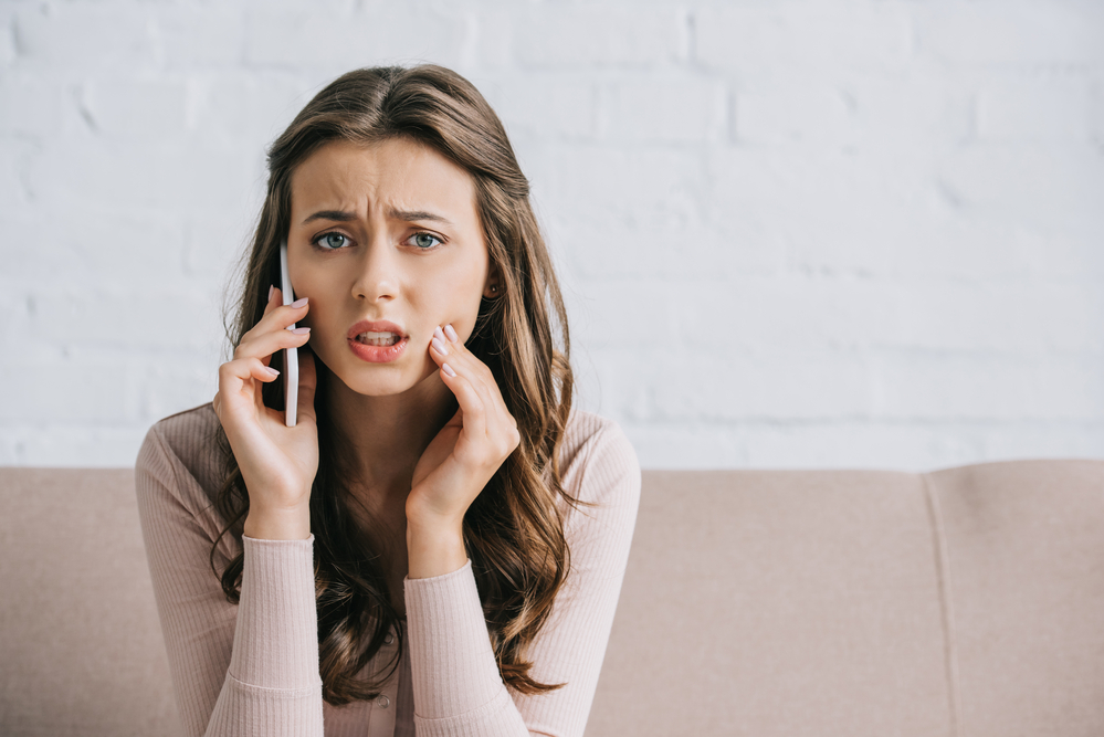 What causes Peri Implant?