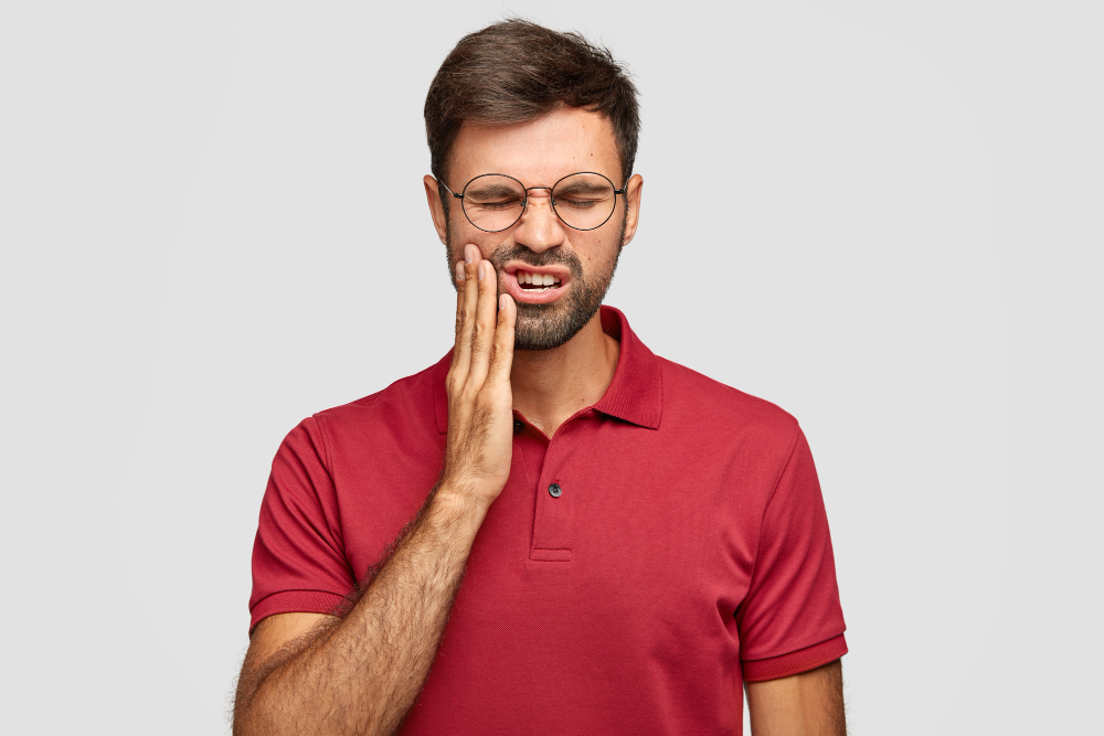 fix chipped tooth