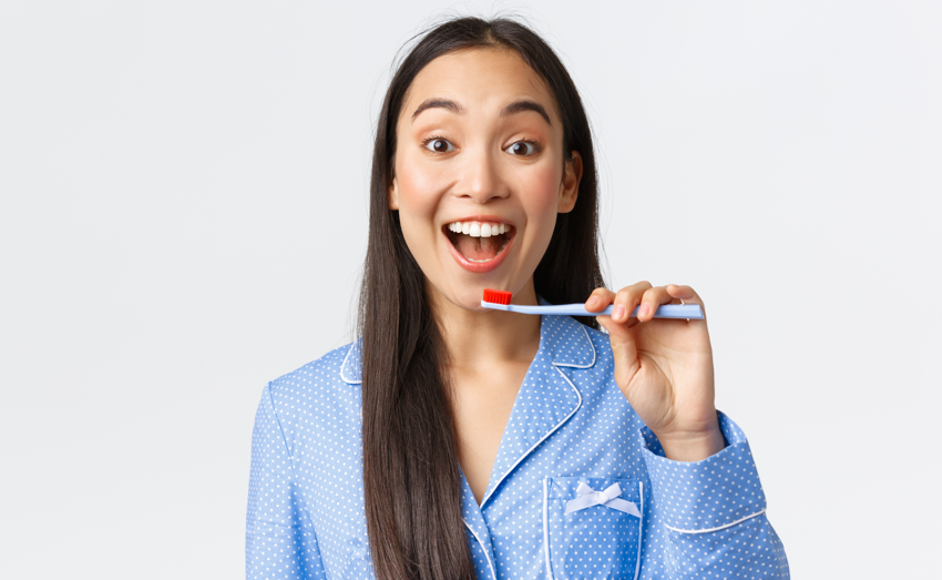 how to stop a receding gum line​